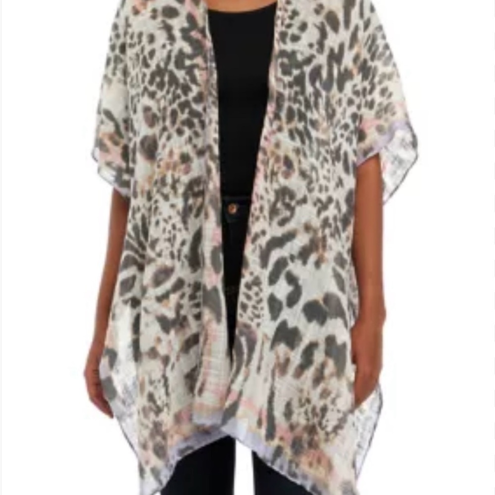 Vince Camuto Stylish Animal Print Kimono open-front Lightweight OS